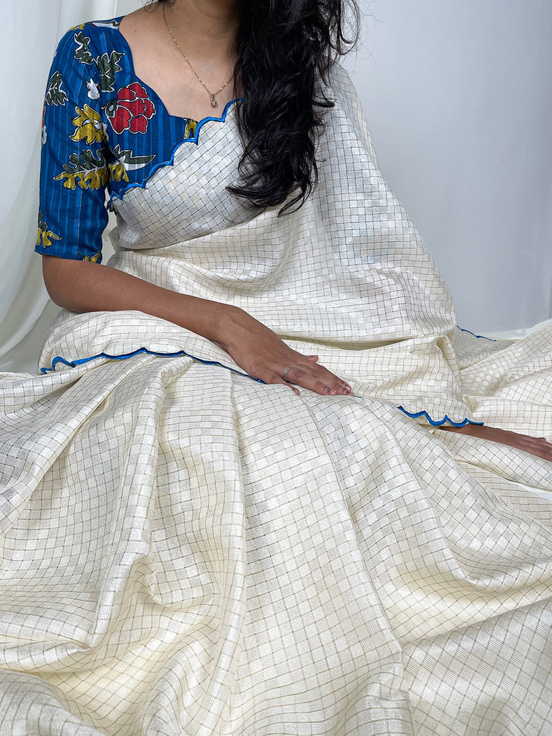 Elegant Red Handloom Silk Saree with Subtle Patterned Weave - Ideal for Celebrations and Ceremonial Wear