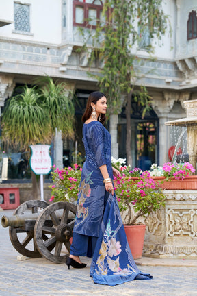 Roman silk  adorned with floral prints Suit
