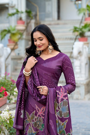 Roman silk  adorned with floral prints Suit