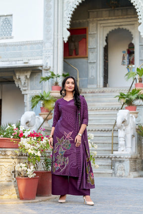 Roman silk  adorned with floral prints Suit