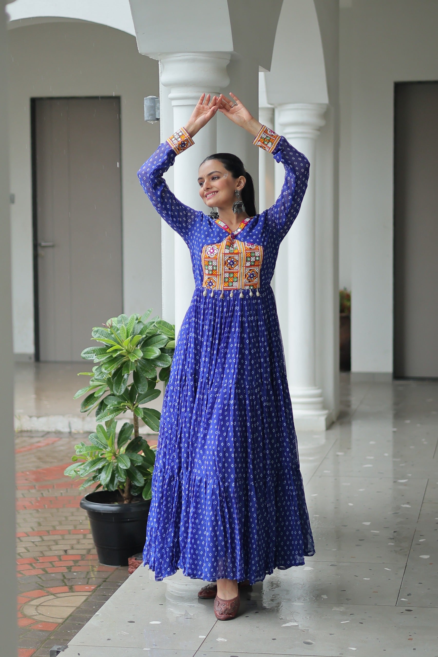 BANDHANI PRINT GEORGETTE GOWN WITH KUTCHI WORK