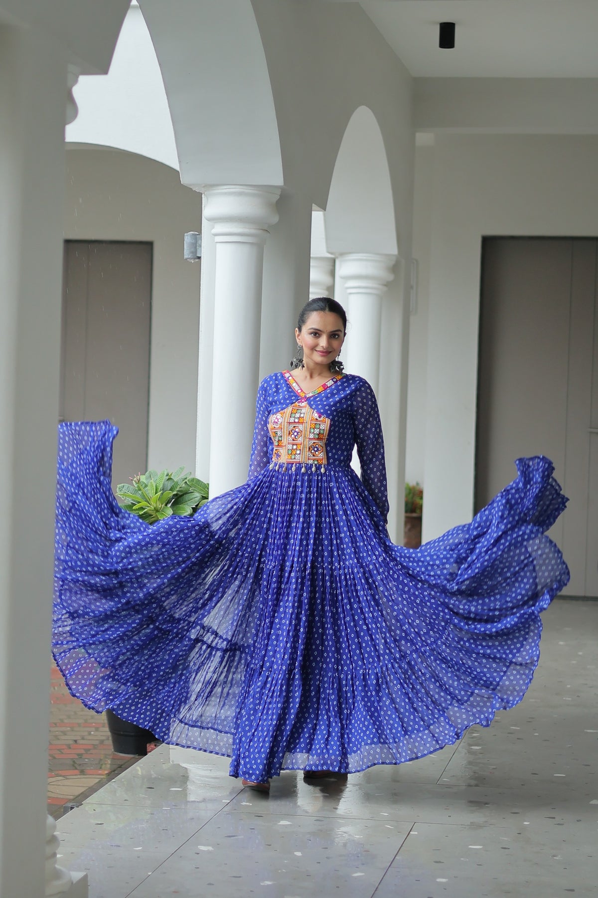BANDHANI PRINT GEORGETTE GOWN WITH KUTCHI WORK