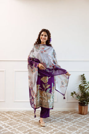 ELEGANT FLORAL KITKAT SILK SUIT SET