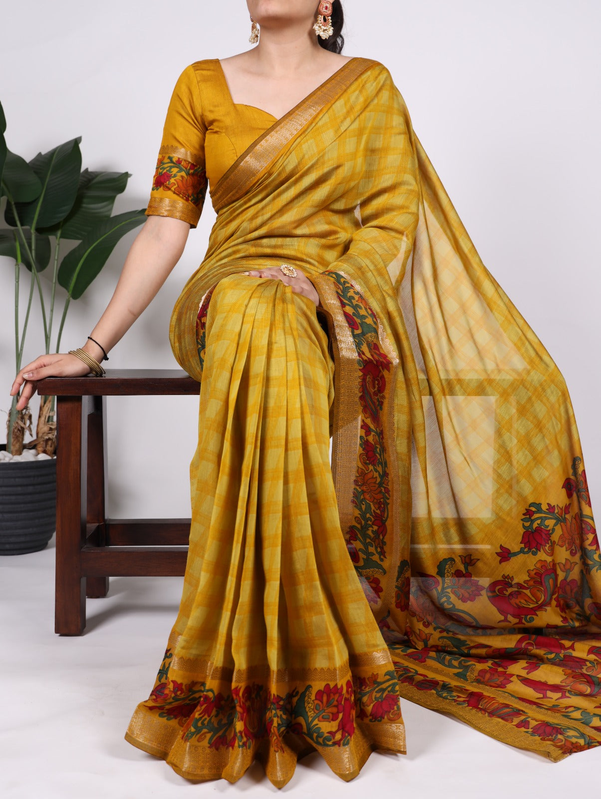 ELEGANT PRINTED SAREES WITH ZARI WEAVING