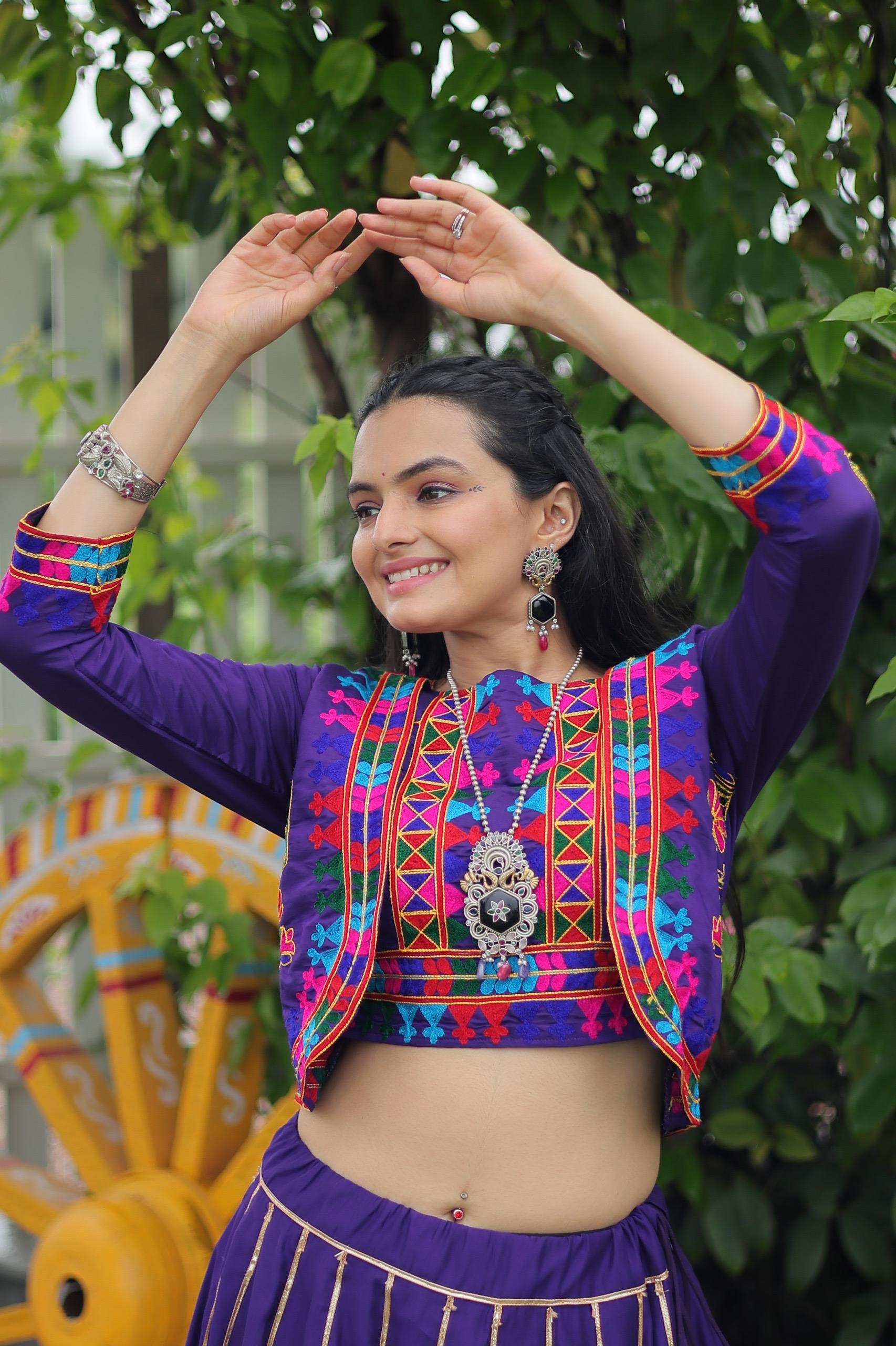 READY-TO-WEAR NAVRATRI LEHENGA CHOLI SET