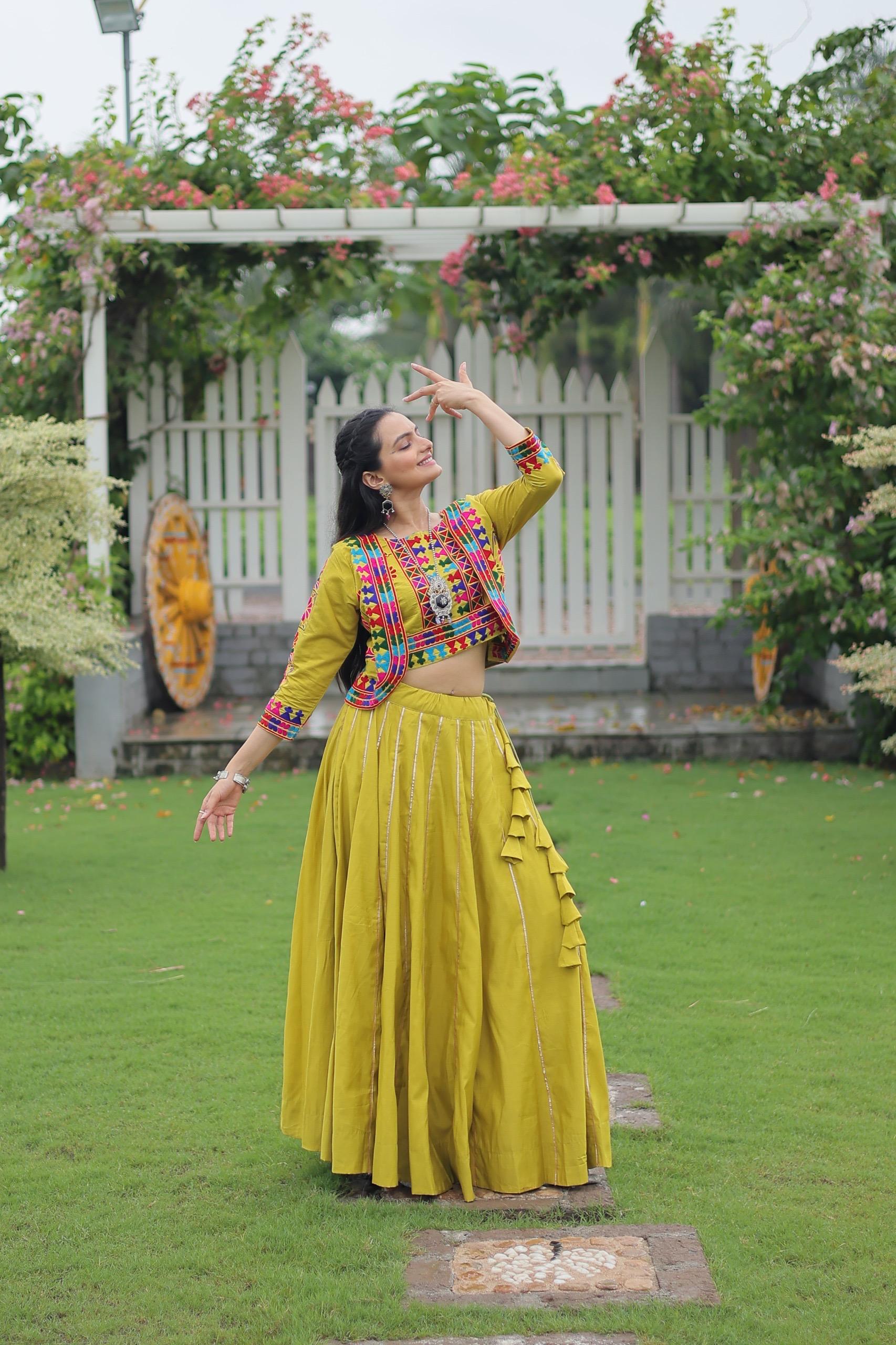 READY-TO-WEAR NAVRATRI LEHENGA CHOLI SET