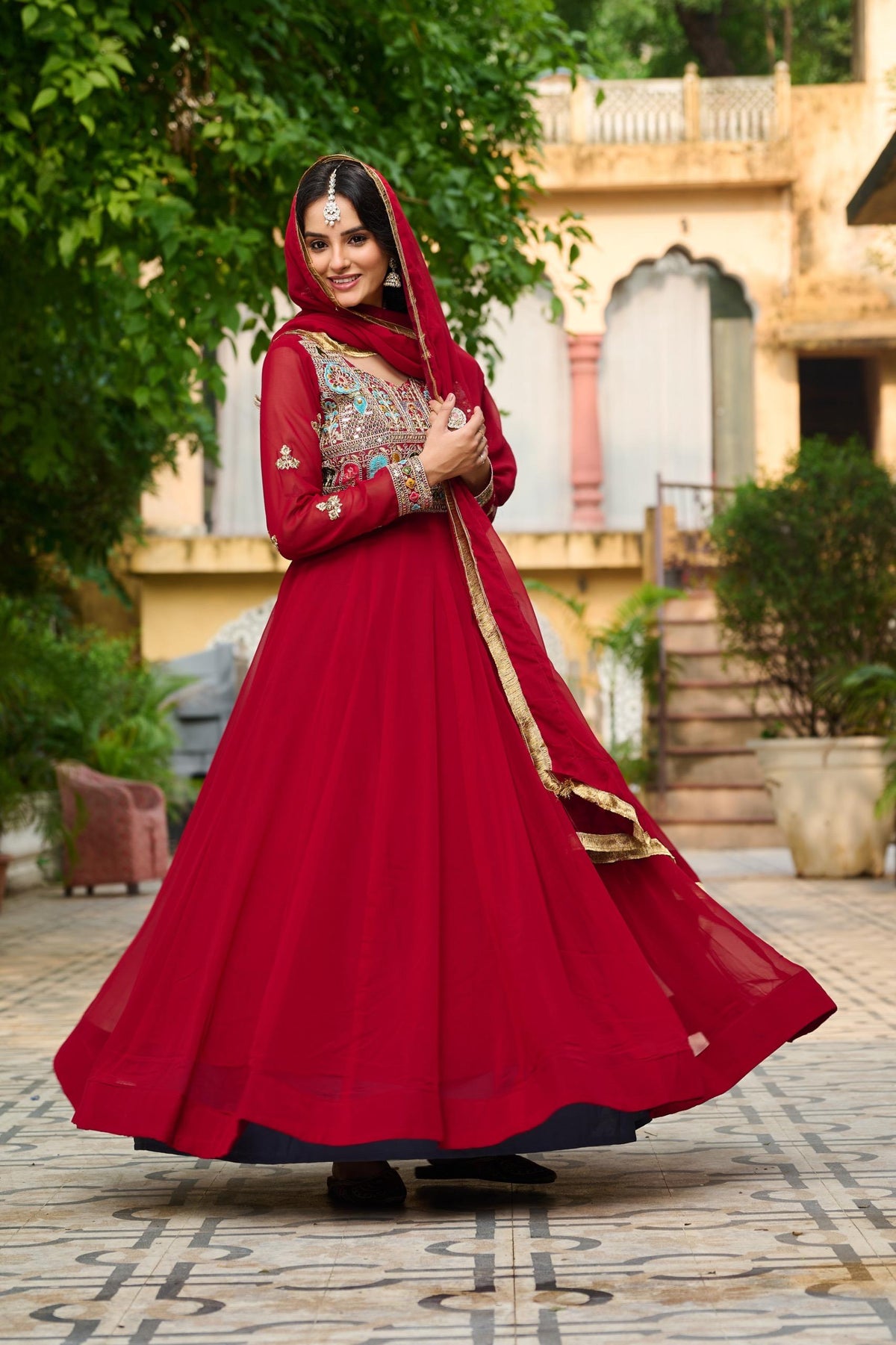 FAUX BLOOMING EMBROIDERED PARTY WEAR GOWN