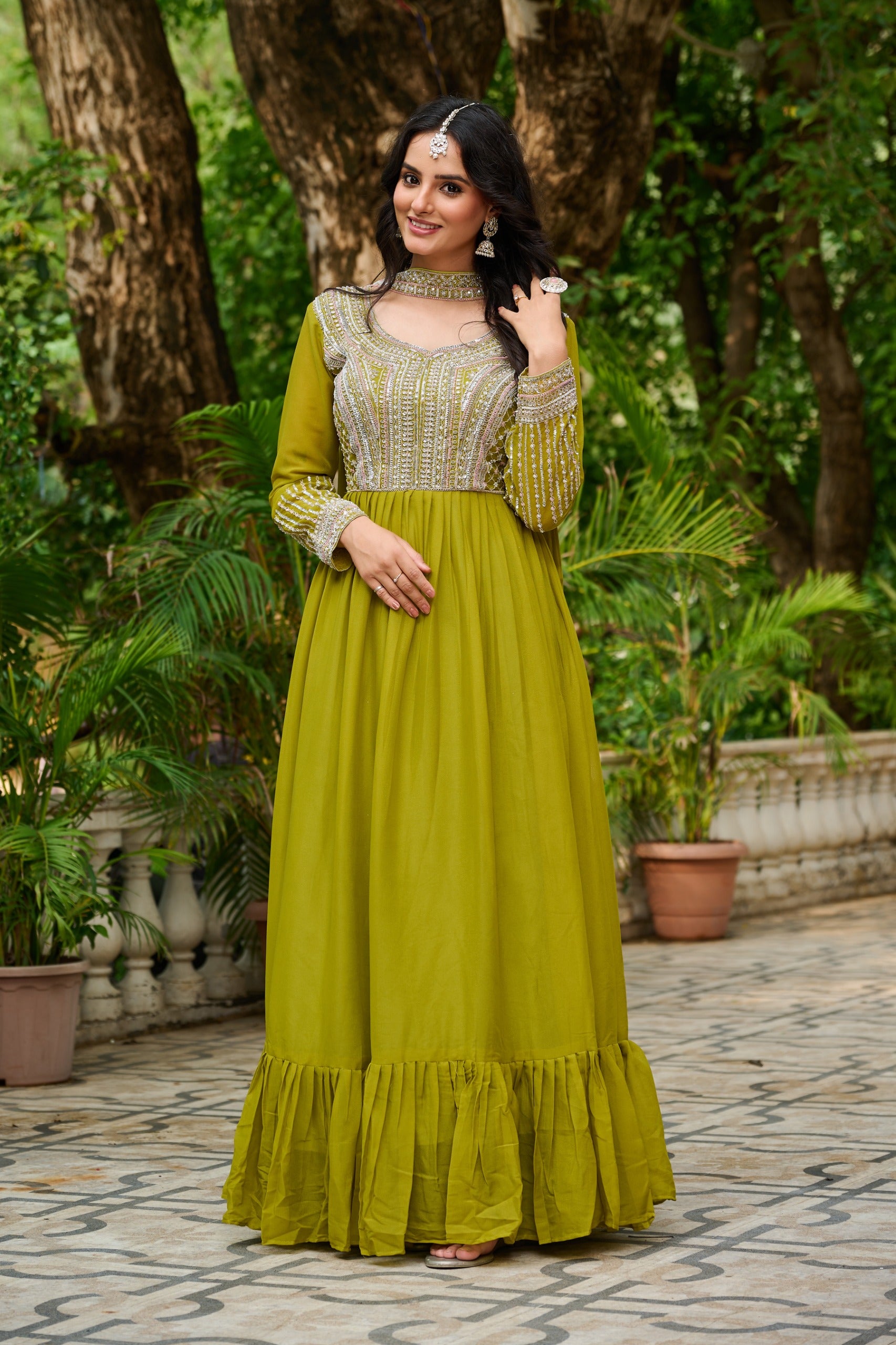 LUXURIOUS STAR GEORGETTE DESIGNER GOWN WITH DUPATTA