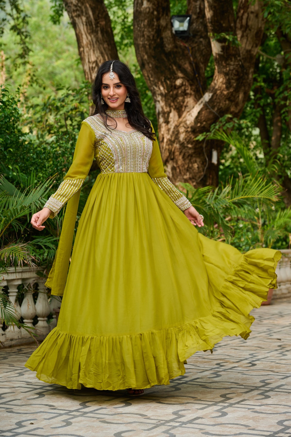 LUXURIOUS STAR GEORGETTE DESIGNER GOWN WITH DUPATTA