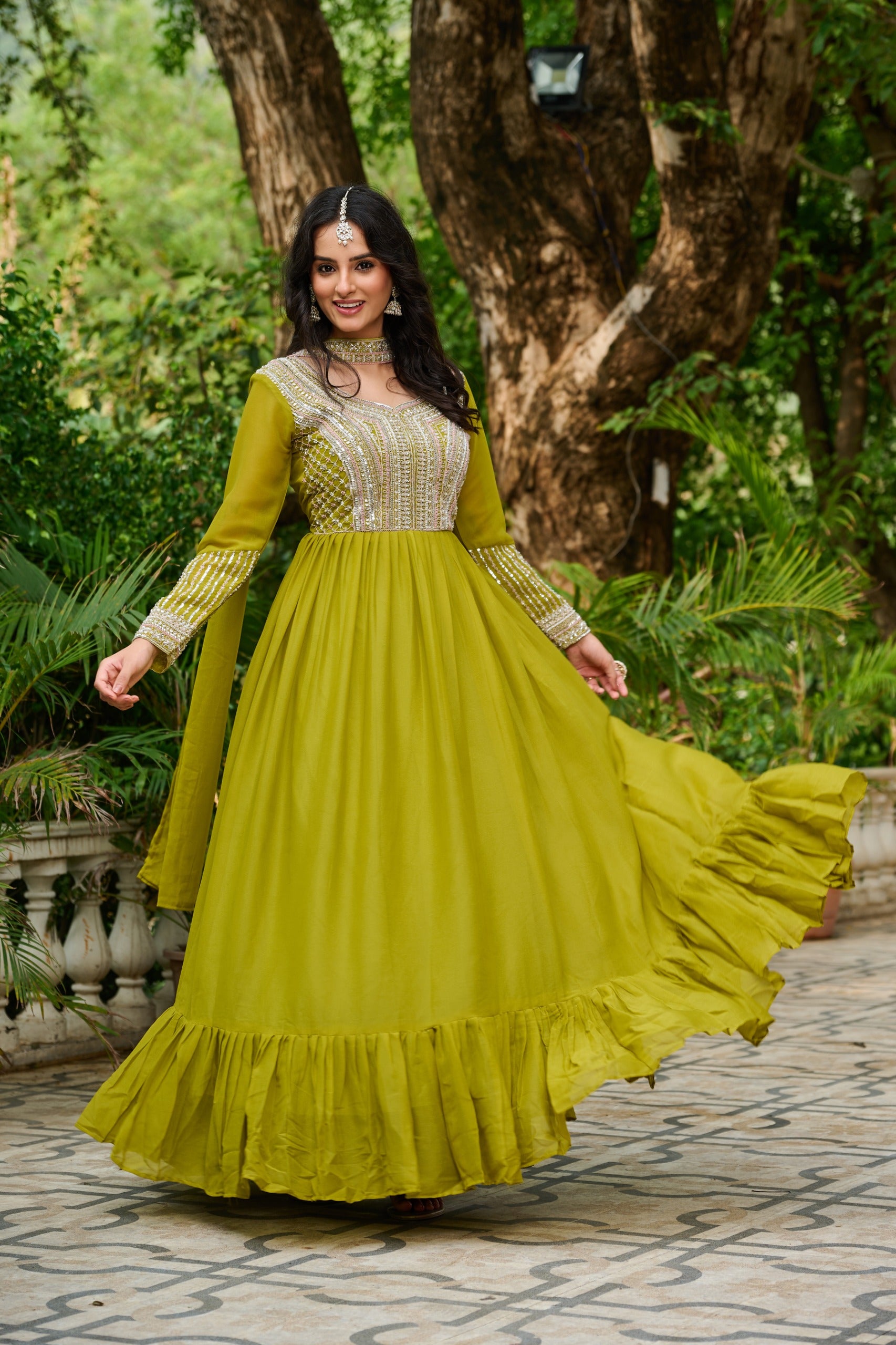 LUXURIOUS STAR GEORGETTE DESIGNER GOWN WITH DUPATTA