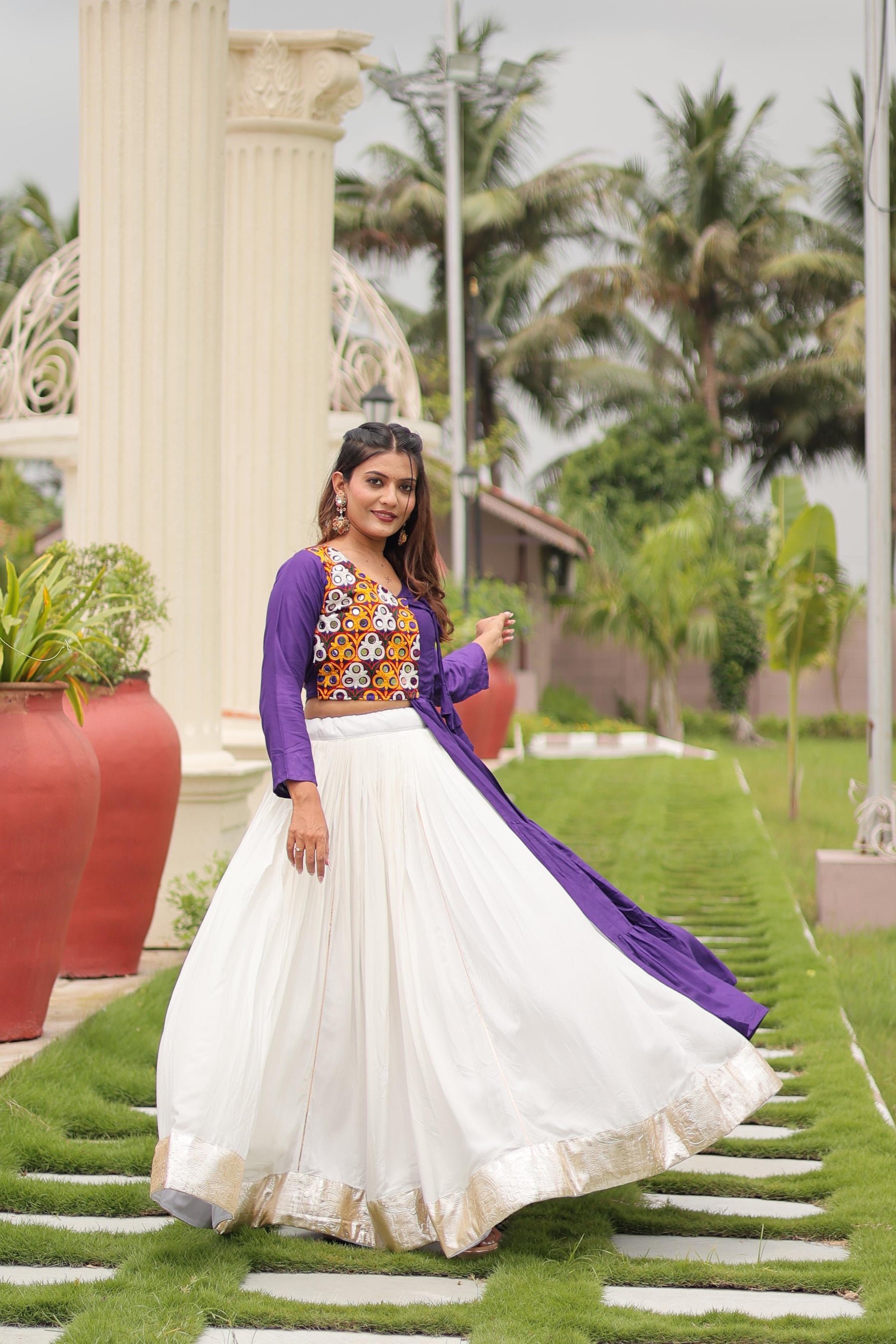 STUNNING GAMTHI WORK LEHENGA CHOLI