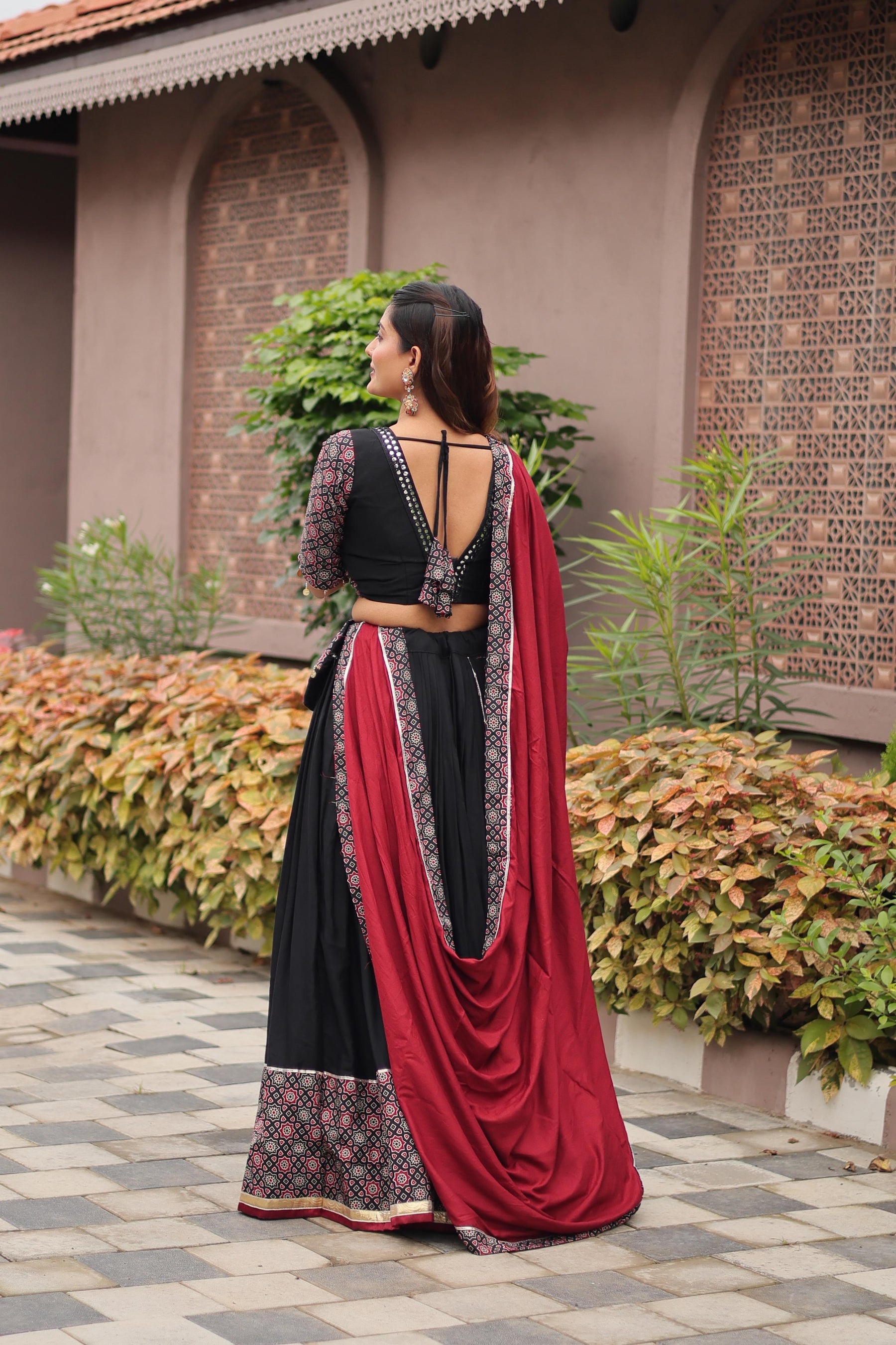 TRADITIONAL GAMTHI WORK LEHENGA CHOLI WITH MIRROR & AJARAKH DETAILING