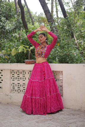 BANDHEJ PRINT WITH GOTTA PATTI & GAMTHI WORK