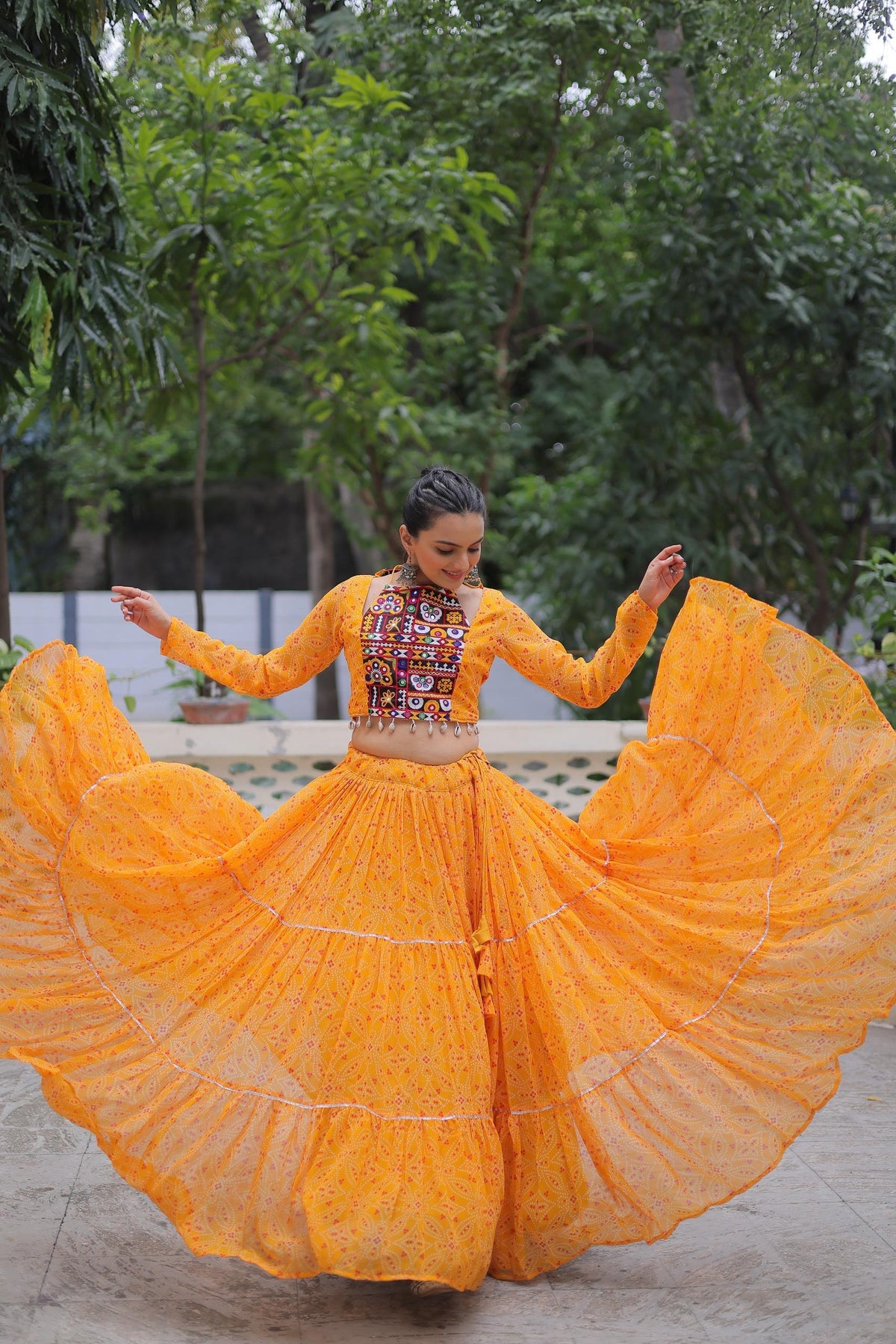 BANDHEJ PRINT WITH GOTTA PATTI & GAMTHI WORK