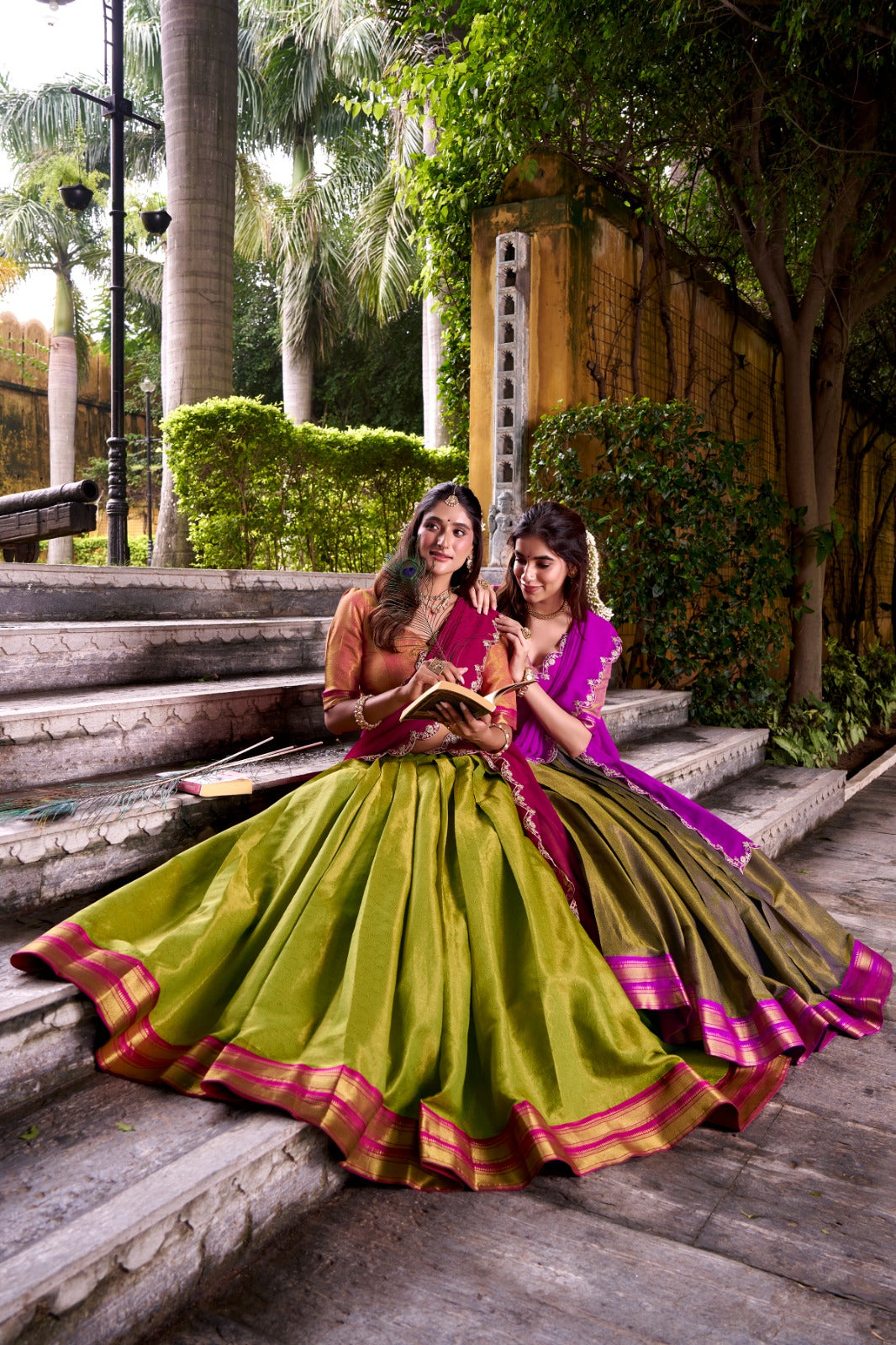 TRADITIONAL SOUTH INDIAN ROYAL ZARI WEAVING WITH GEORGETTE DUPATTA