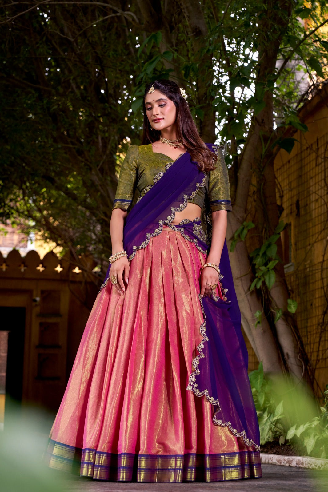 TRADITIONAL SOUTH INDIAN ROYAL ZARI WEAVING WITH GEORGETTE DUPATTA
