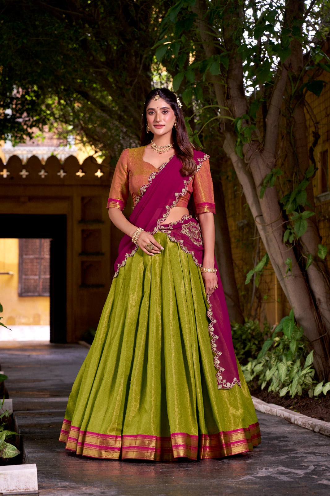 TRADITIONAL SOUTH INDIAN ROYAL ZARI WEAVING WITH GEORGETTE DUPATTA