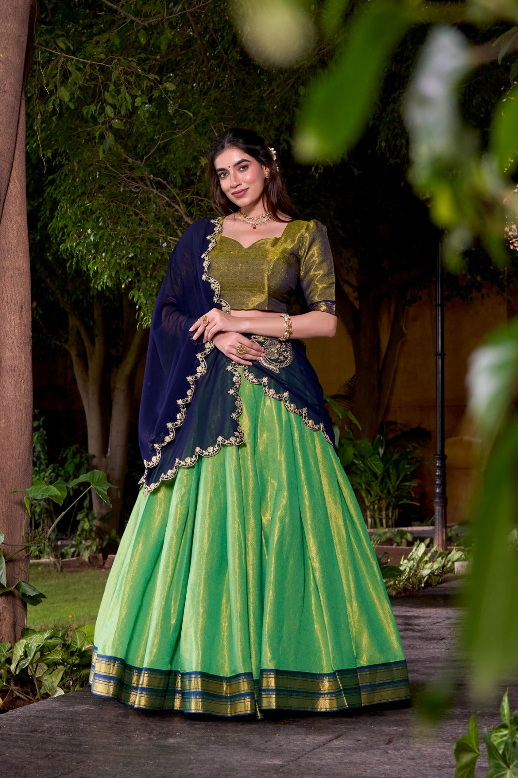 TRADITIONAL SOUTH INDIAN ROYAL ZARI WEAVING WITH GEORGETTE DUPATTA