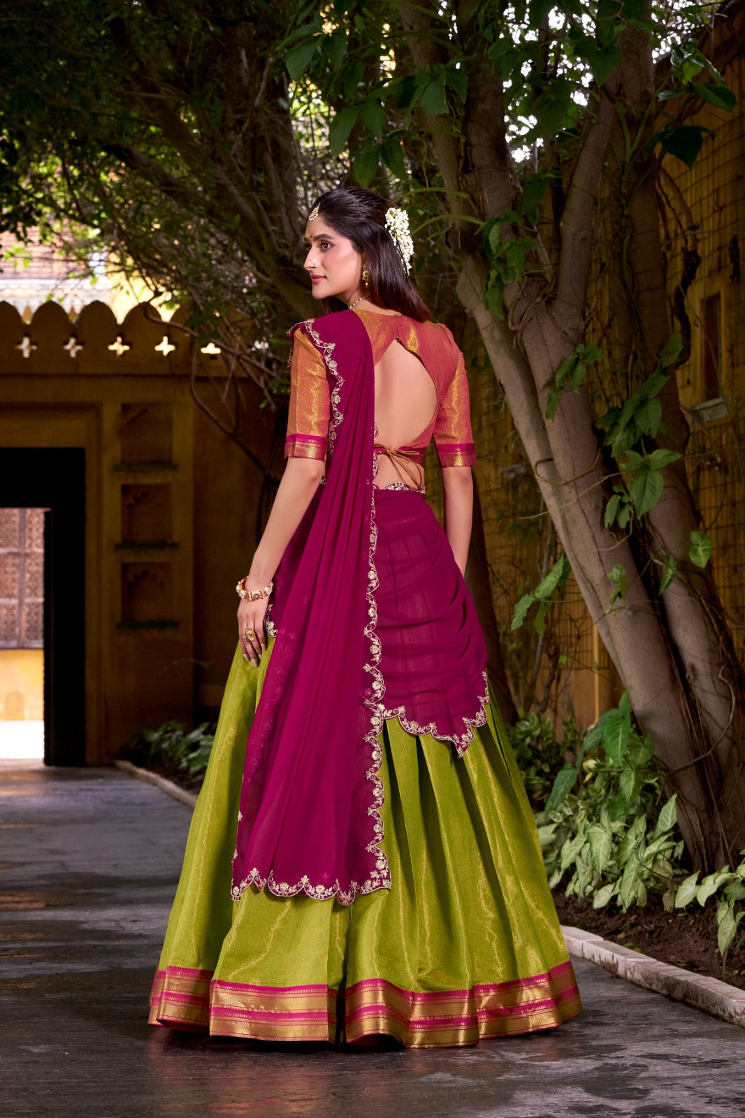 TRADITIONAL SOUTH INDIAN ROYAL ZARI WEAVING WITH GEORGETTE DUPATTA