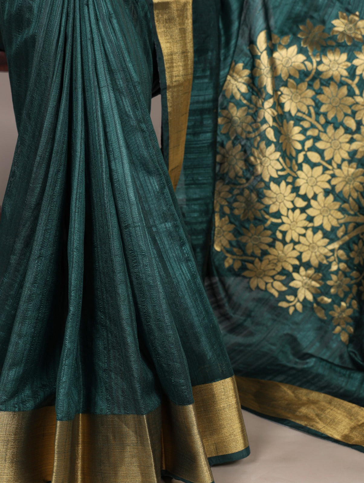 Festive Raw Silk Sarees For ONAM