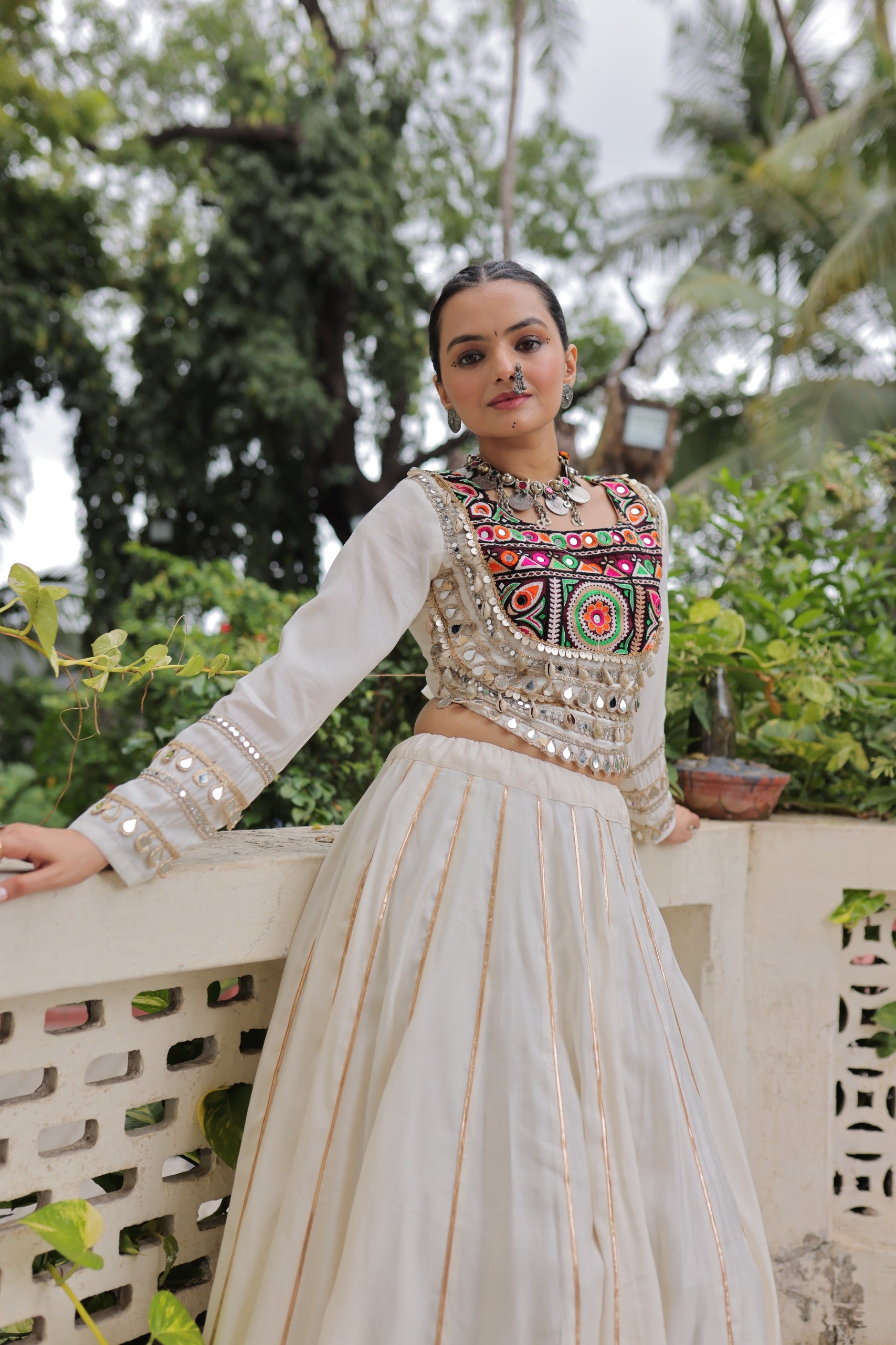 KUTCHI GAMTHI EMBROIDERY MIRROR LACE LEHENGA CHOLI