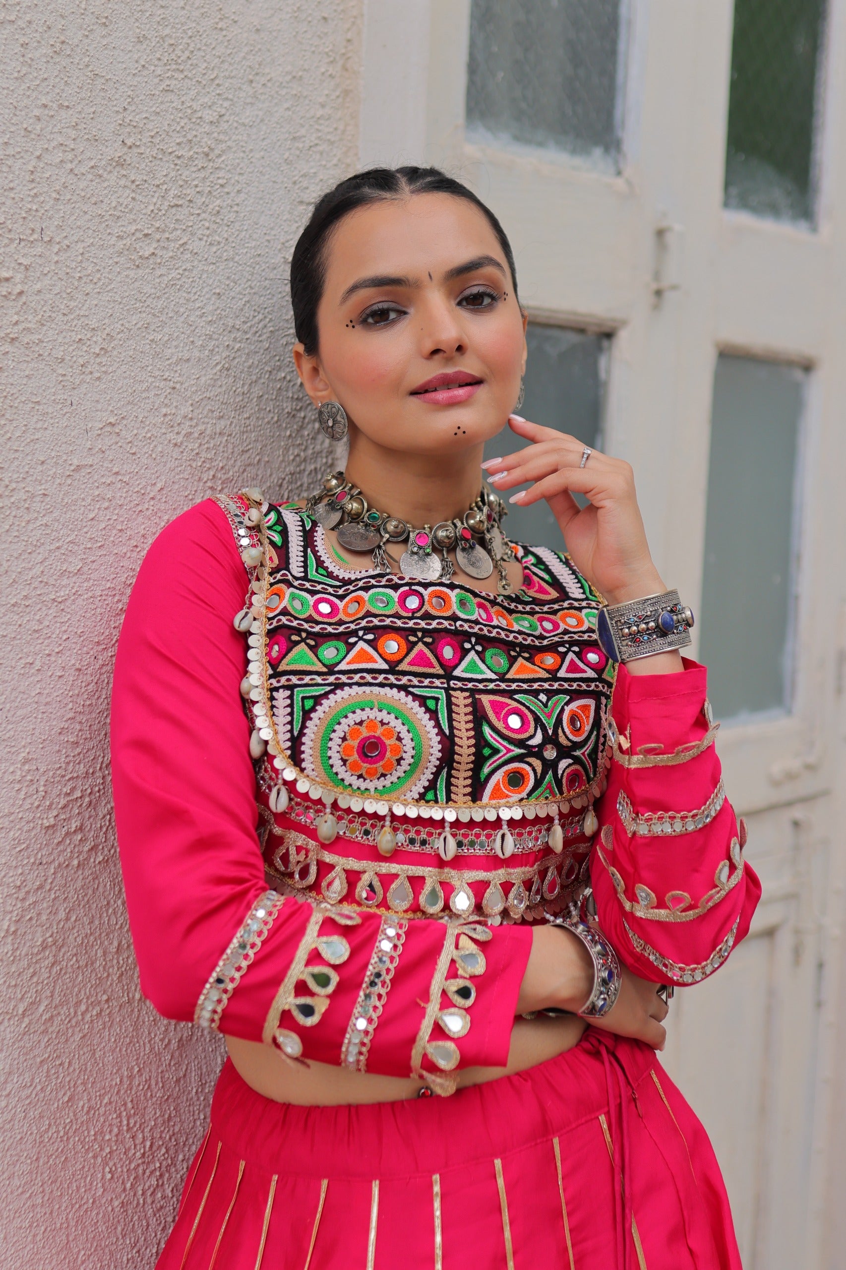 KUTCHI GAMTHI EMBROIDERY MIRROR LACE LEHENGA CHOLI