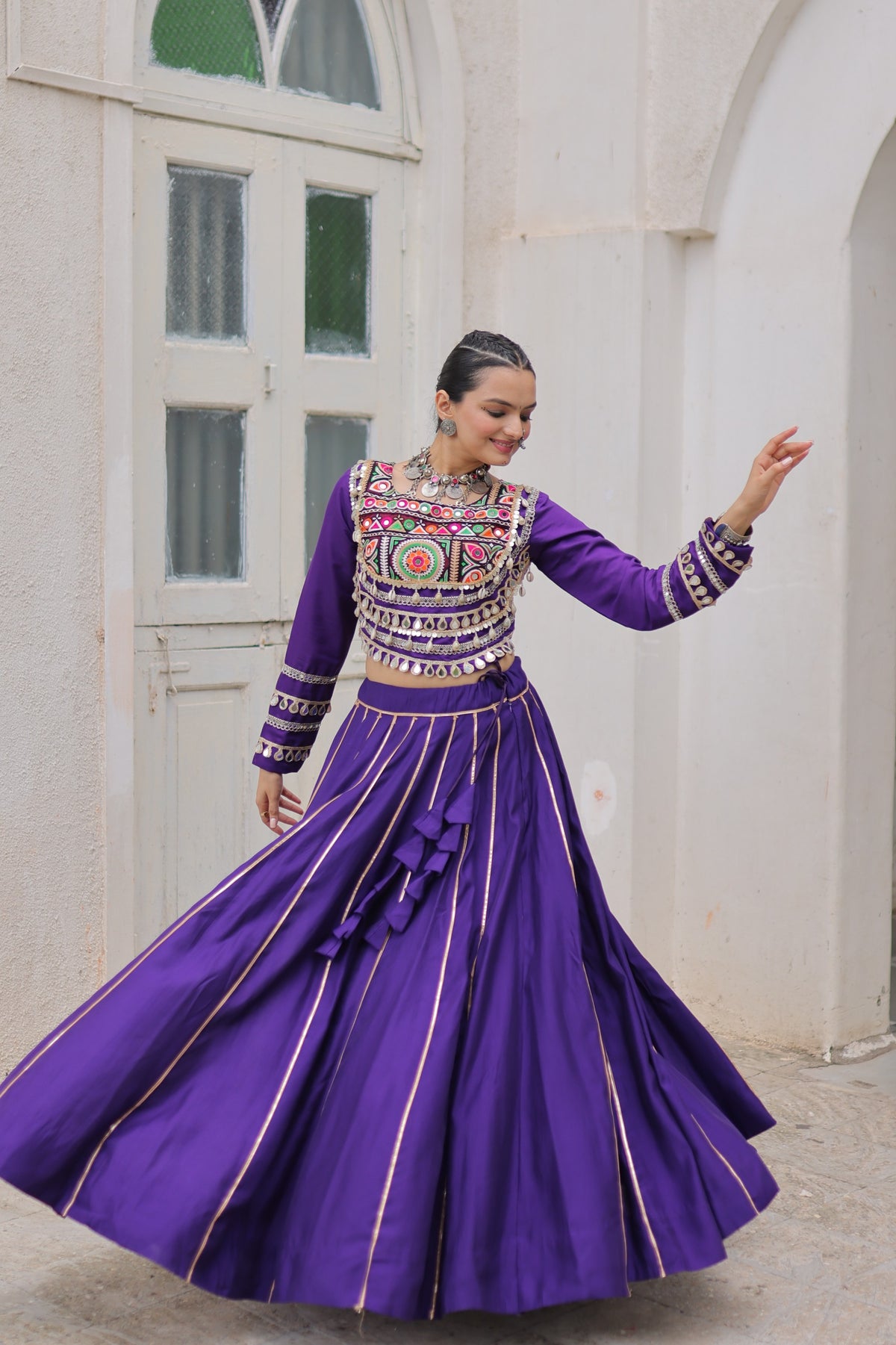KUTCHI GAMTHI EMBROIDERY MIRROR LACE LEHENGA CHOLI