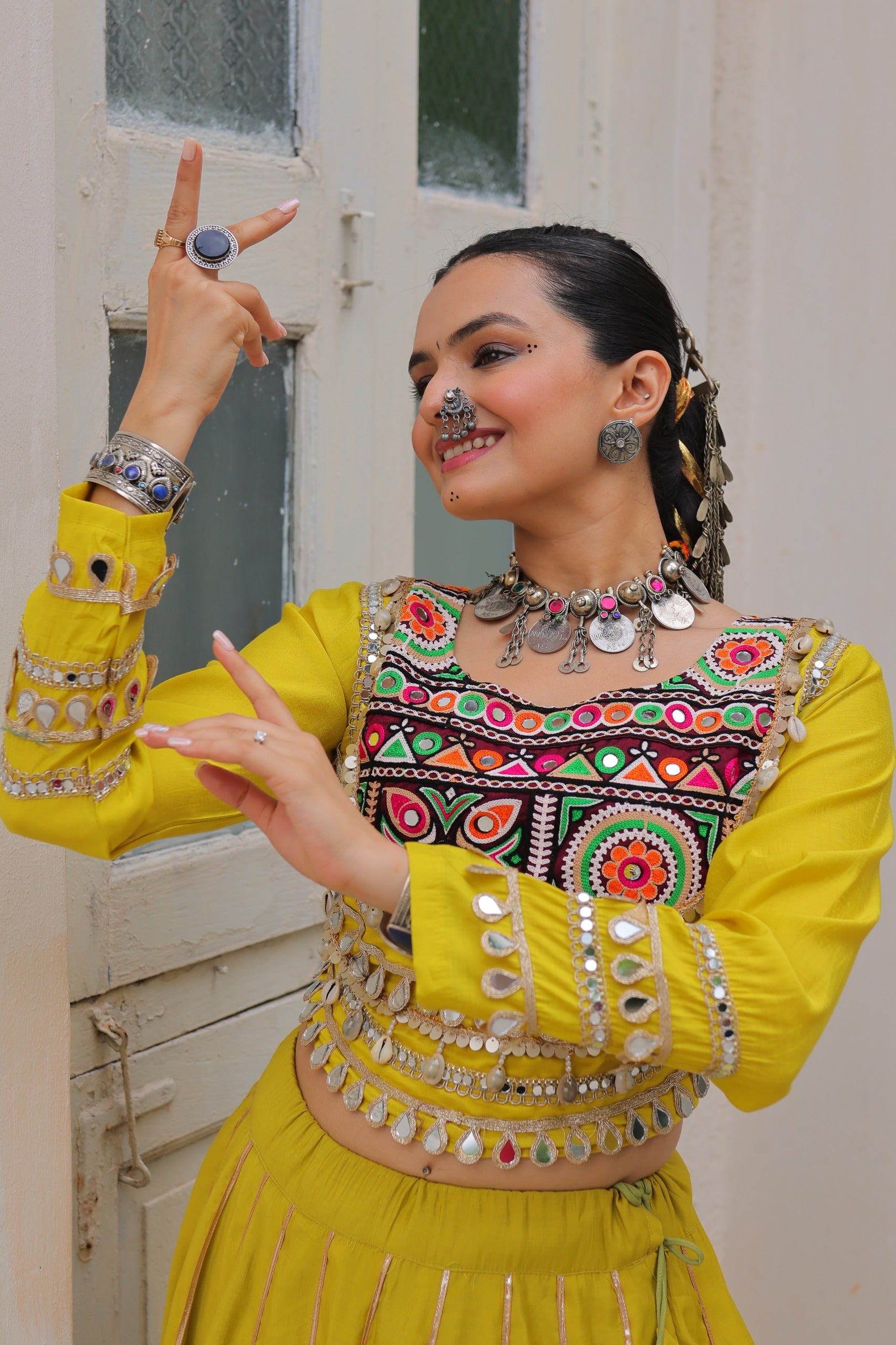 KUTCHI GAMTHI EMBROIDERY MIRROR LACE LEHENGA CHOLI
