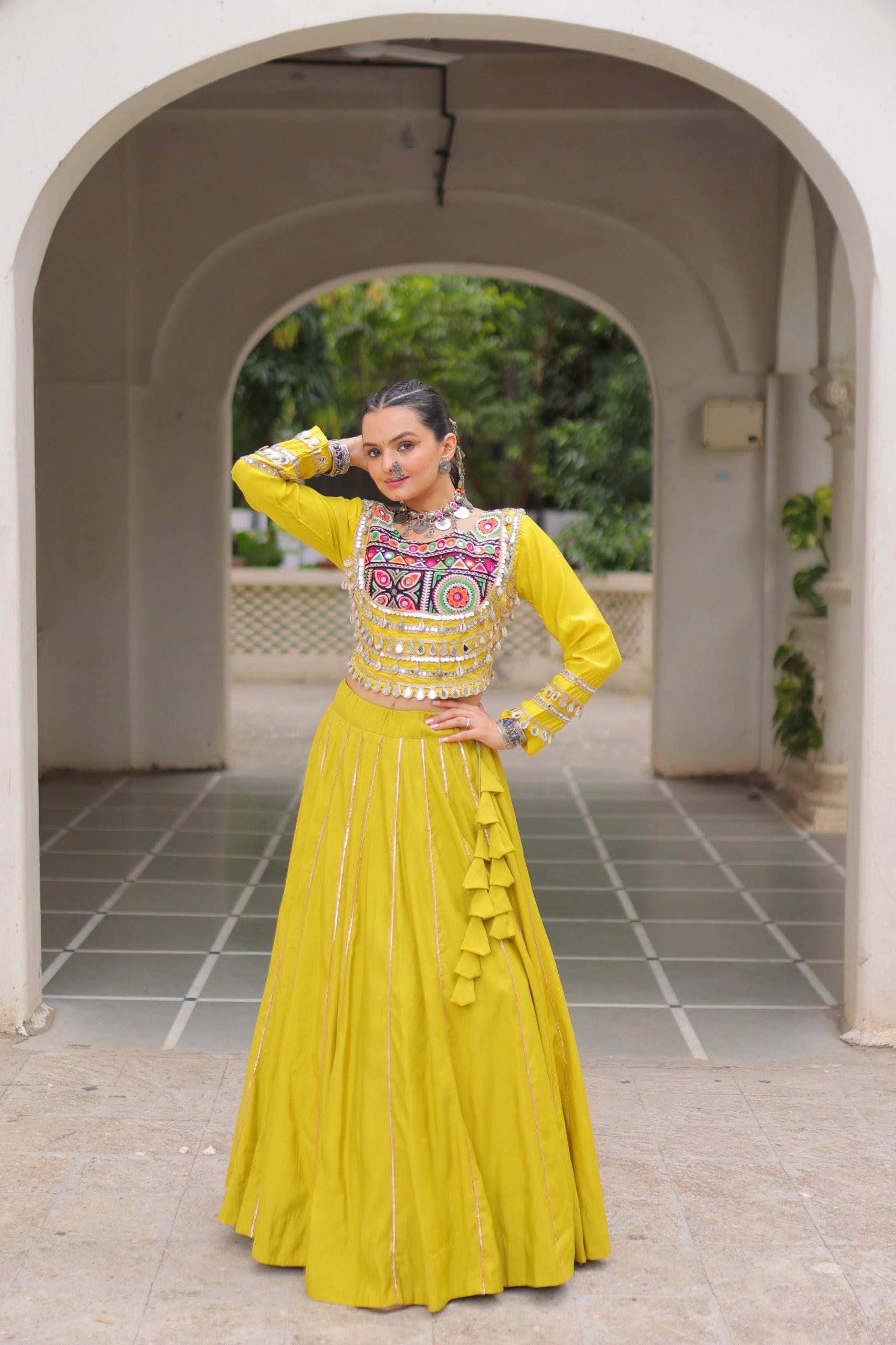 KUTCHI GAMTHI EMBROIDERY MIRROR LACE LEHENGA CHOLI