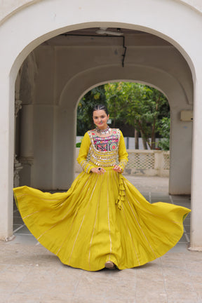 KUTCHI GAMTHI EMBROIDERY MIRROR LACE LEHENGA CHOLI