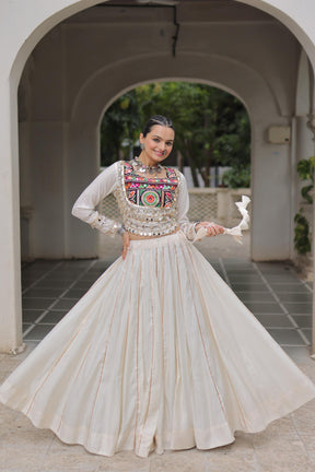 KUTCHI GAMTHI EMBROIDERY MIRROR LACE LEHENGA CHOLI